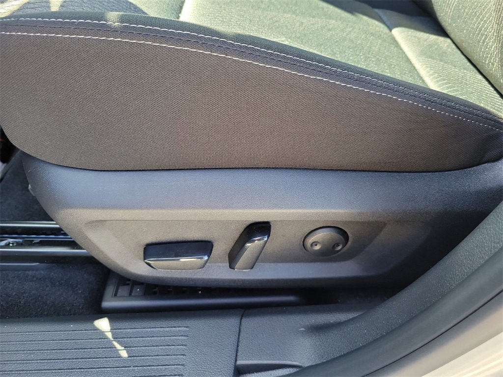 Used 2024 Nissan Rogue SV image 21