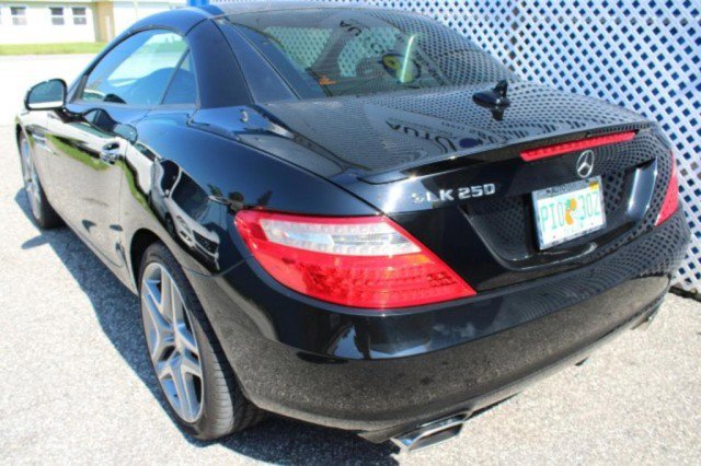 Used 2015 Mercedes-Benz SLK 250 w/ Premium Package image 10