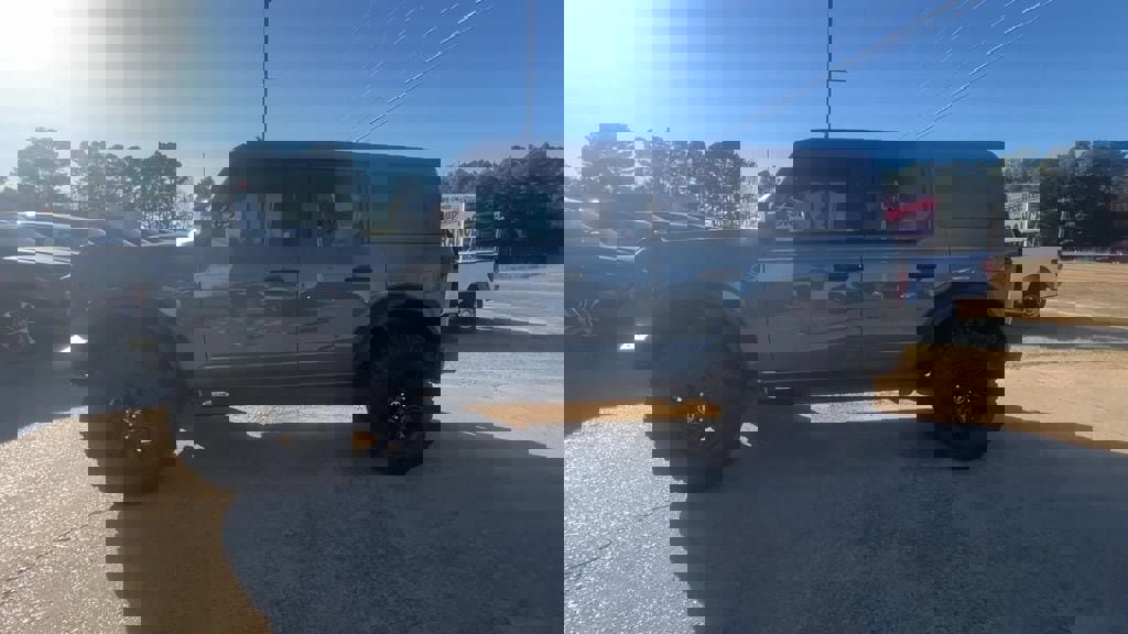 Used 2022 Ford Bronco Wildtrak image 3