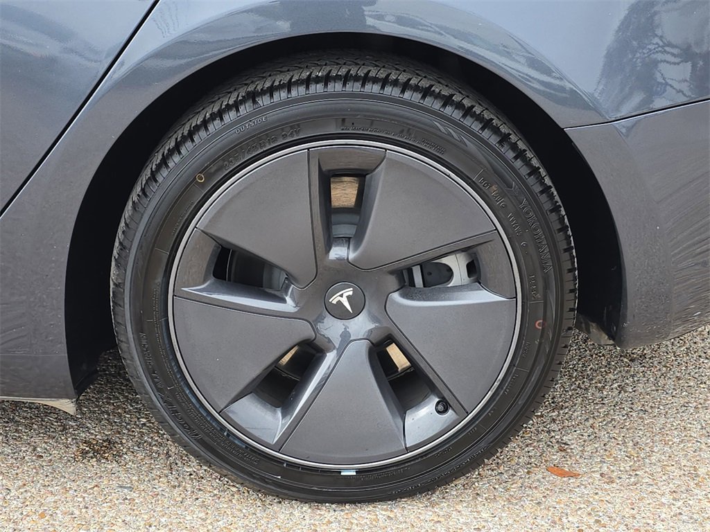 Used 2023 Tesla Model 3 Standard Range image 33