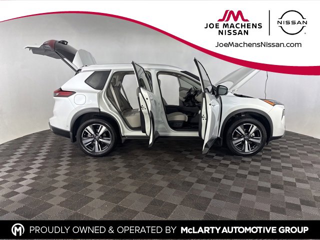 Used 2024 Nissan Rogue SL w/ SL Premium Package image 13