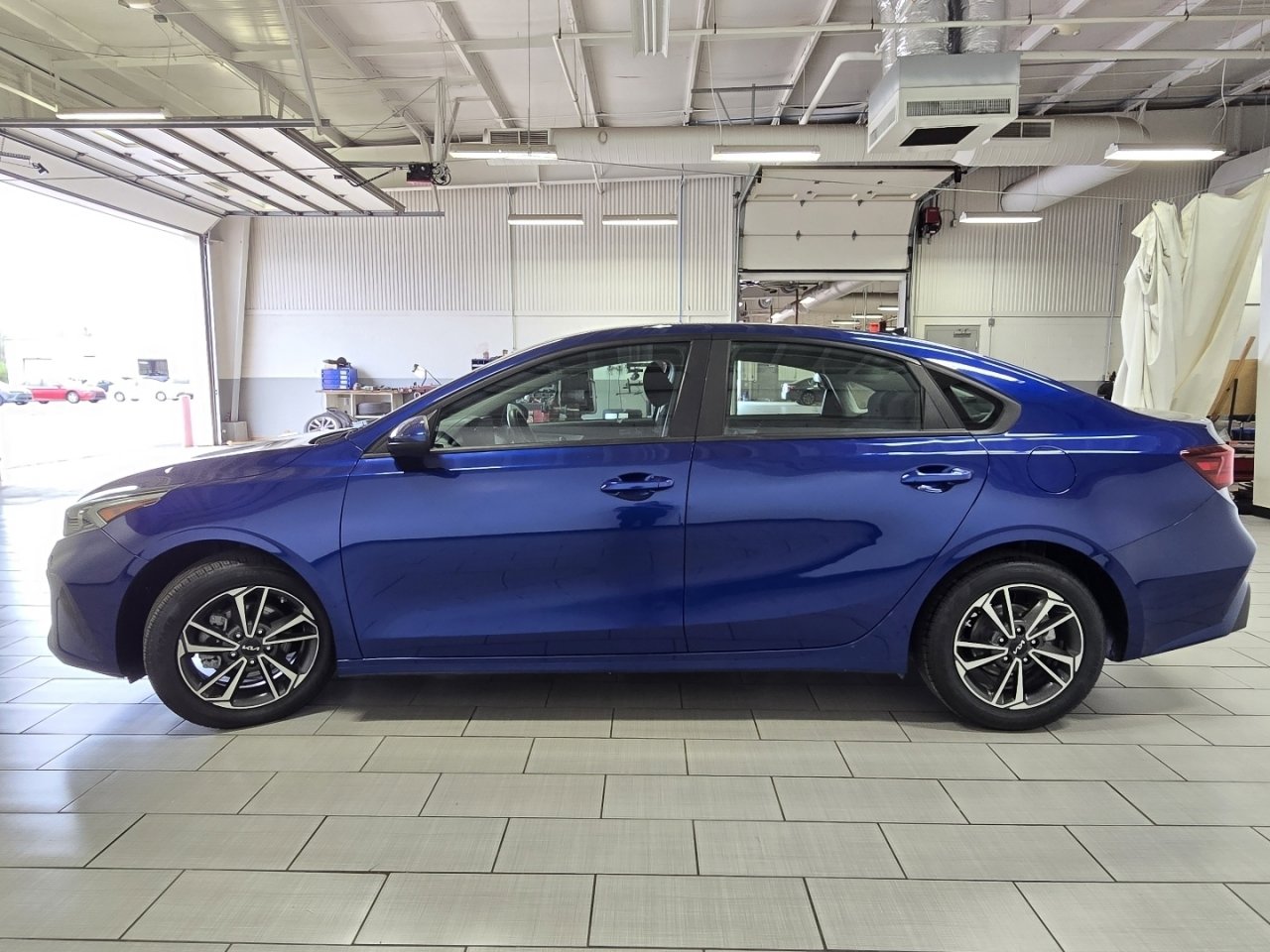 Used 2023 Kia Forte LXS image 11