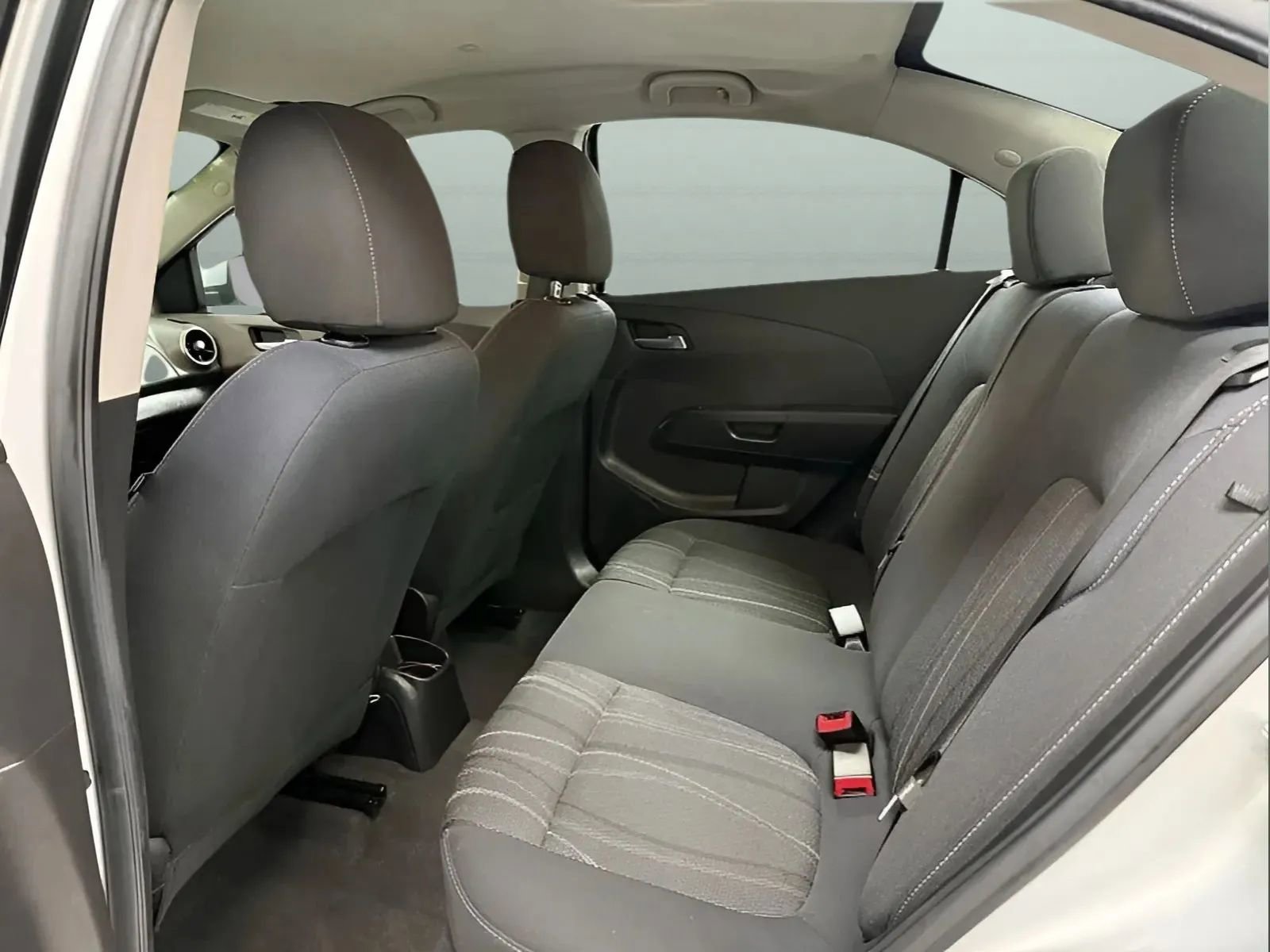Used 2016 Chevrolet Sonic LT FWD image 11