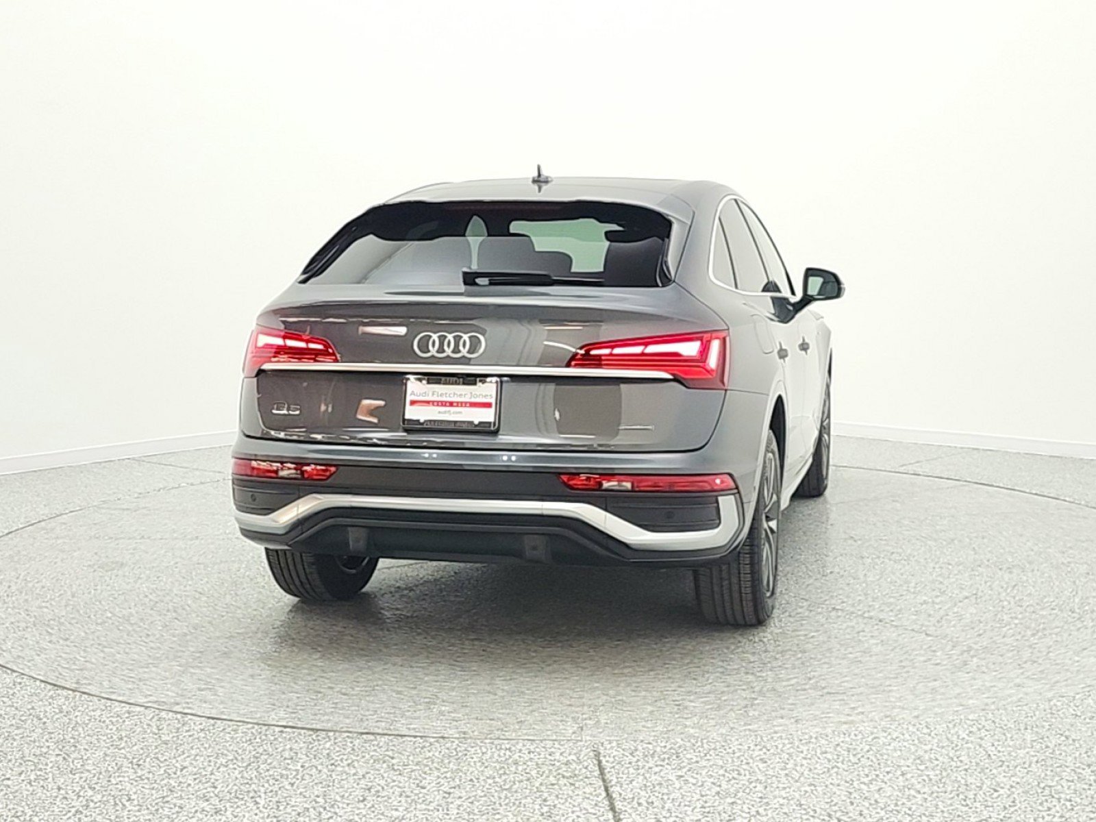 Used 2023 Audi Q5 2.0T Prestige w/ Prestige Package image 6