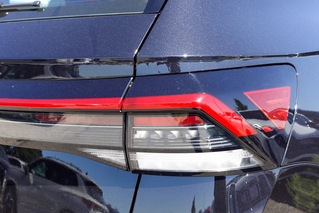 New 2025 Volkswagen Taos S image 7