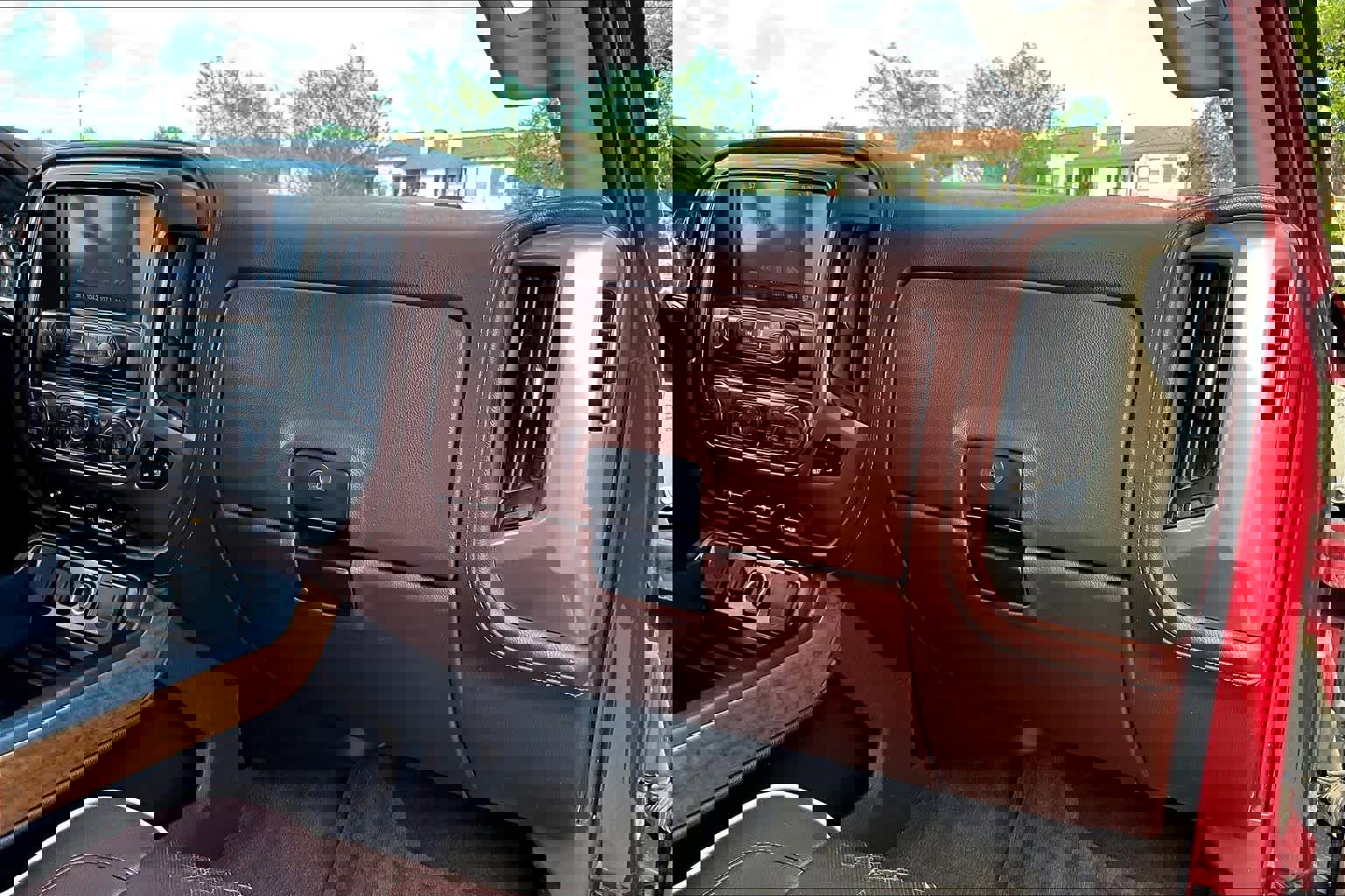 Used 2014 Chevrolet Silverado 1500 High Country w/ High Country Premium Package image 19