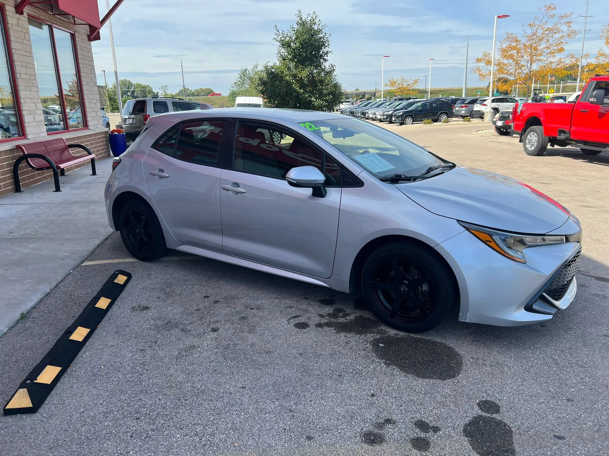 Used 2022 Toyota Corolla SE w/ Carpet Mat Package (TMS) FWD image 3
