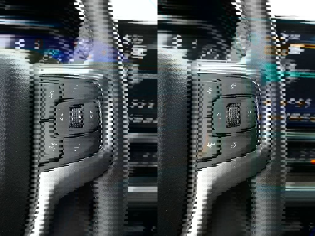 Used 2025 Chevrolet Silverado 1500 LT image 18