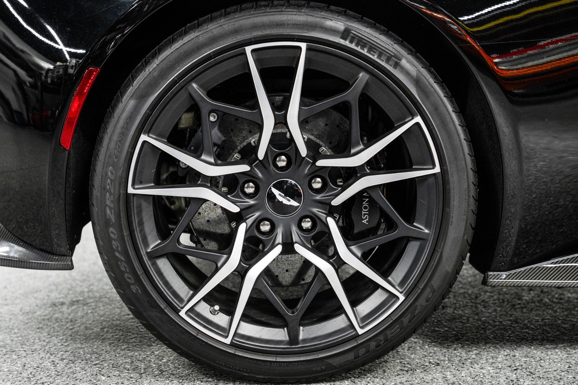 Used 2019 Aston Martin Vanquish Zagato image 34