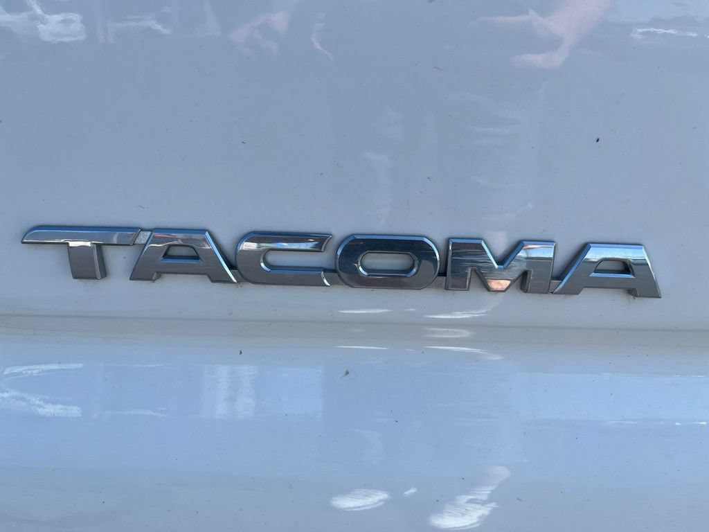 Used 2014 Toyota Tacoma PreRunner w/ SR5 Package RWD image 16