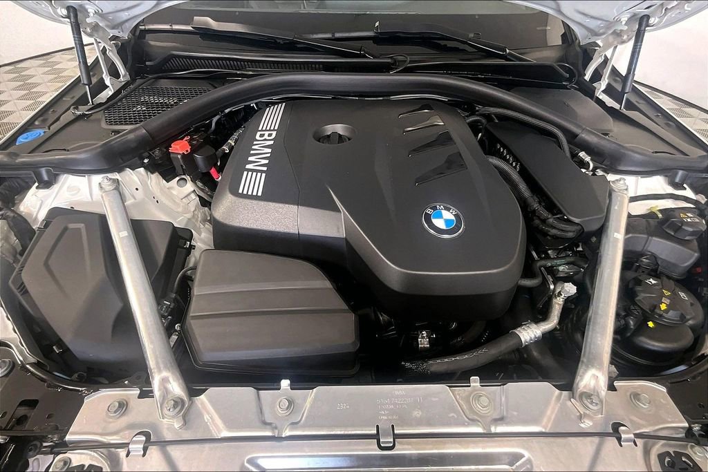 Used 2025 BMW 430i Coupe w/ Convenience Package image 9