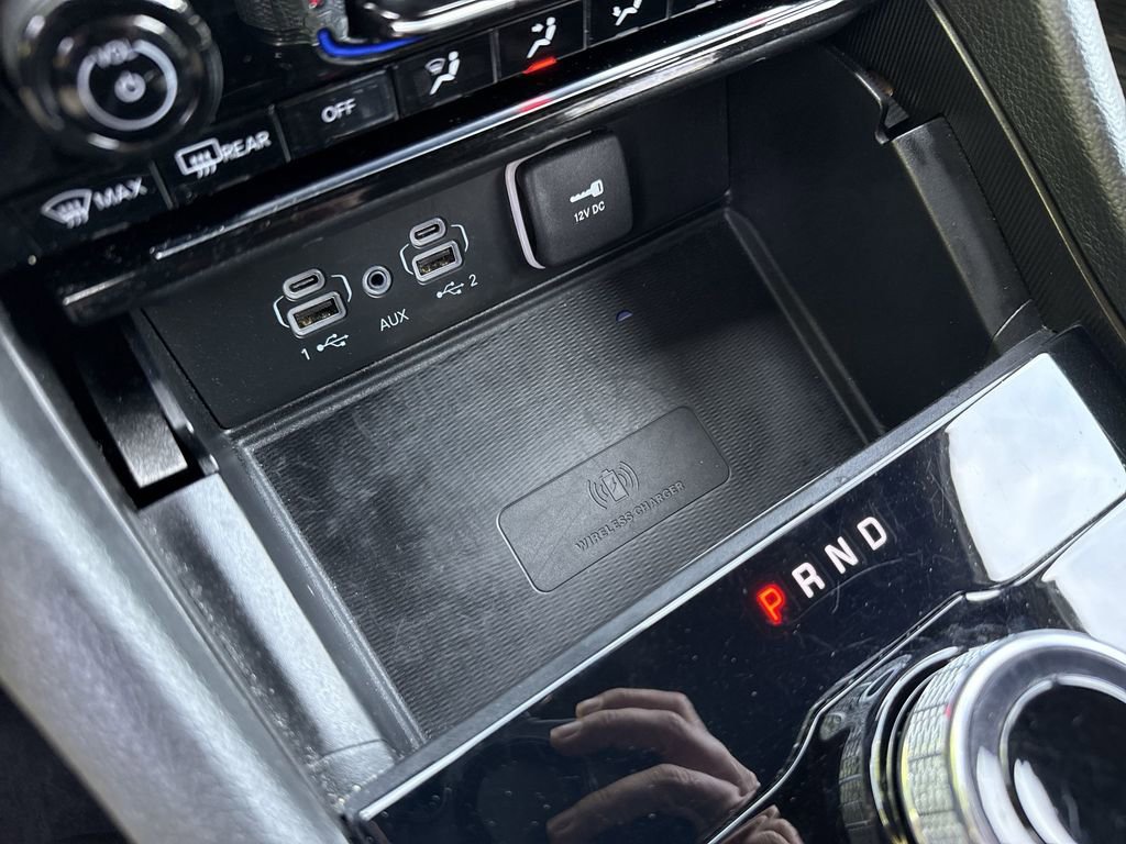 Used 2024 Jeep Grand Cherokee Altitude image 36