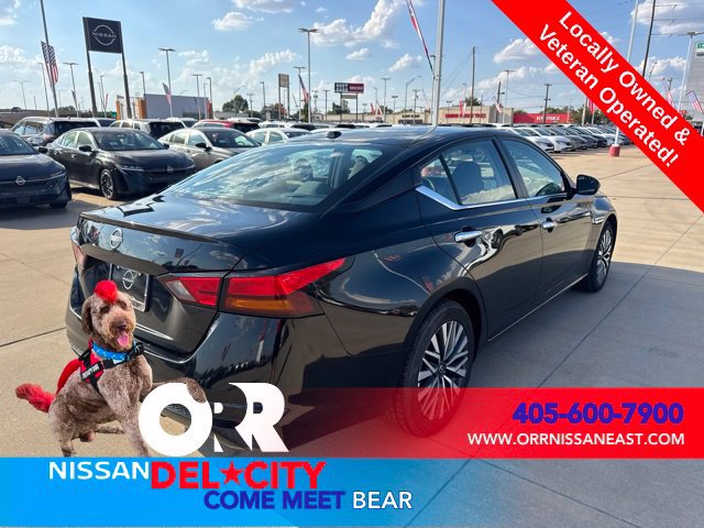 Used 2025 Nissan Altima 2.5 SV FWD image 5