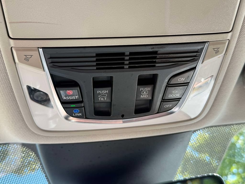 Used 2023 Acura MDX w/ Technology Package AWD/4WD image 28