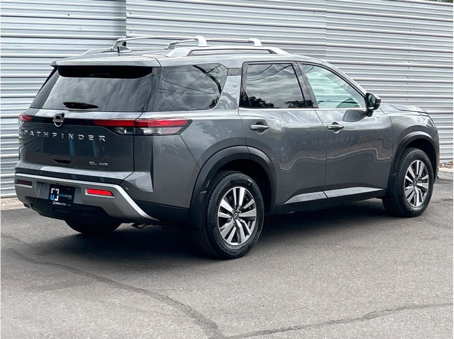 Used 2024 Nissan Pathfinder SL image 10