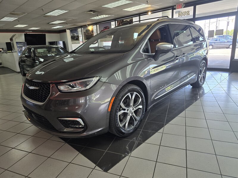 Used 2022 Chrysler Pacifica Pinnacle