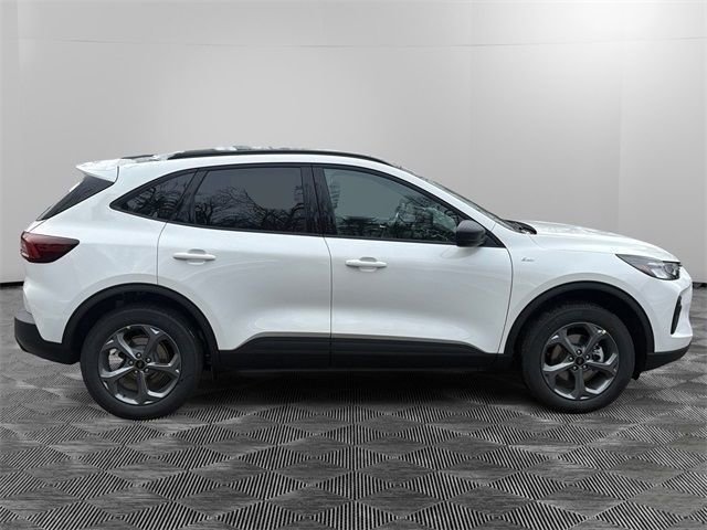 New 2026 Ford Escape ST-Line w/ Cold Weather Package AWD/4WD image 6