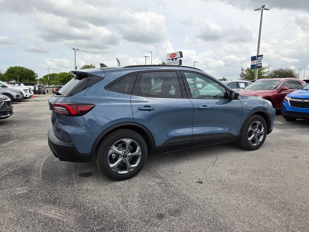 Used 2025 Ford Escape ST-Line image 12