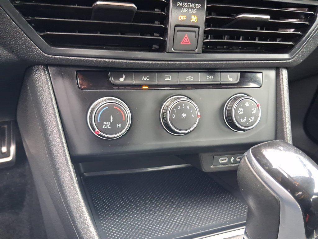 Certified 2024 Volkswagen Jetta Sport FWD image 21