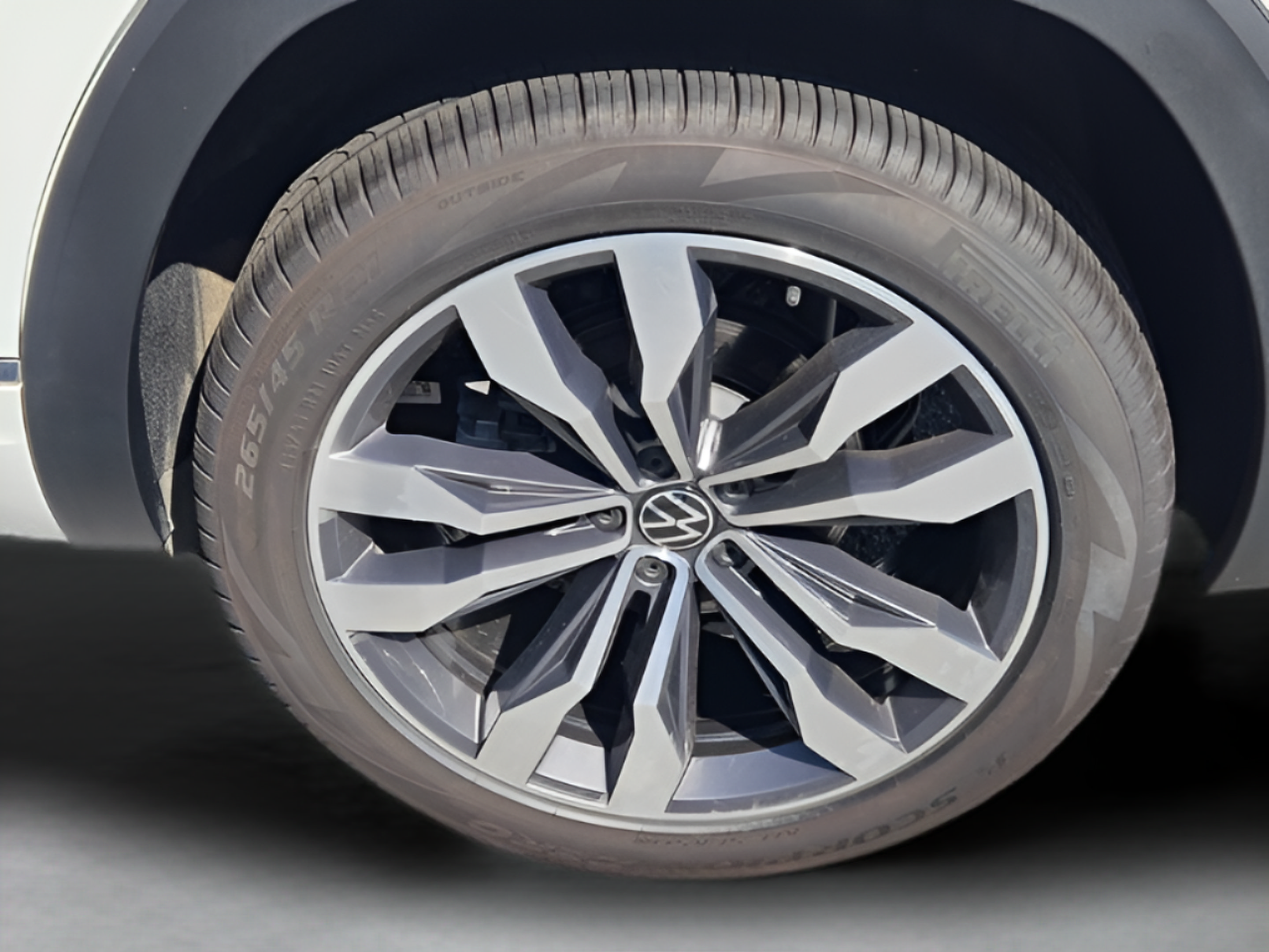 Certified 2021 Volkswagen Atlas Cross Sport SEL R-Line FWD image 31