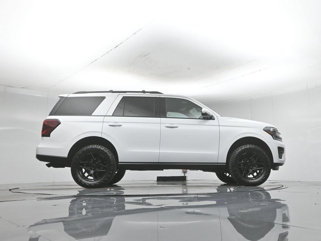 Used 2024 Ford Expedition Limited AWD/4WD image 7