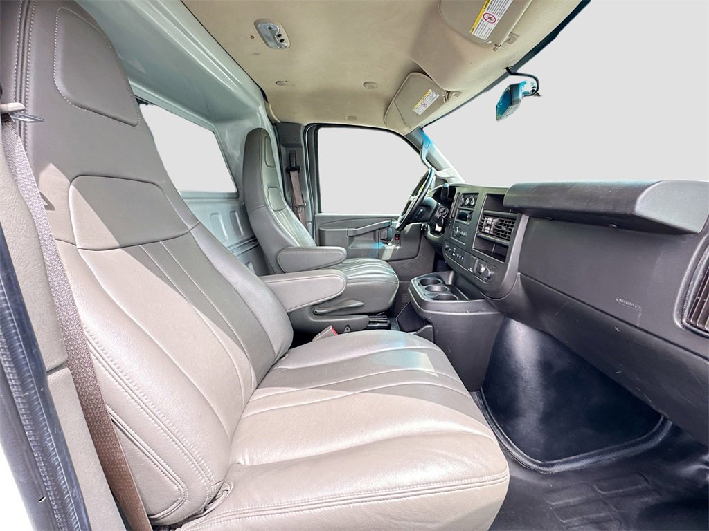 Used 2022 Chevrolet Express 2500 w/ Driver Convenience Package image 24