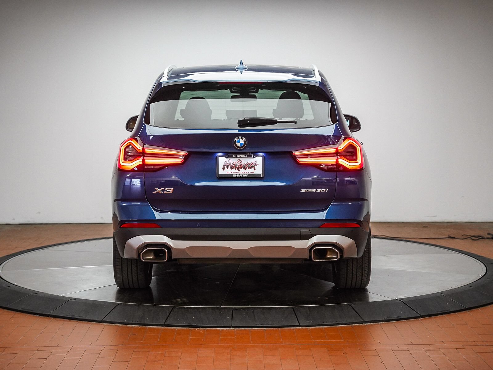Used 2022 BMW X3 sDrive30i w/ Premium Package 2 RWD image 3