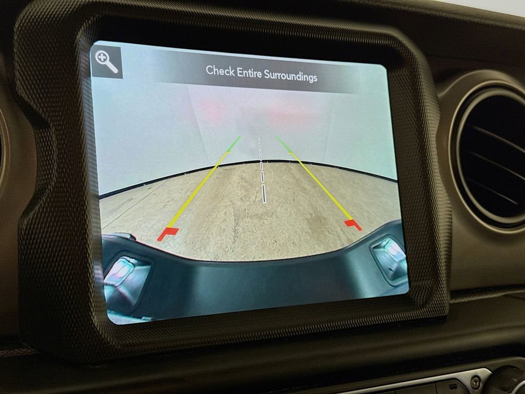 Certified 2021 Jeep Gladiator Willys image 19