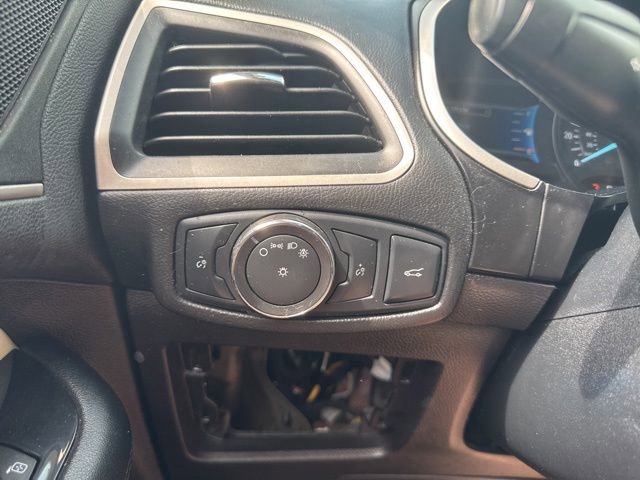 Used 2015 Ford Edge SEL w/ Equipment Group 201A AWD/4WD image 30