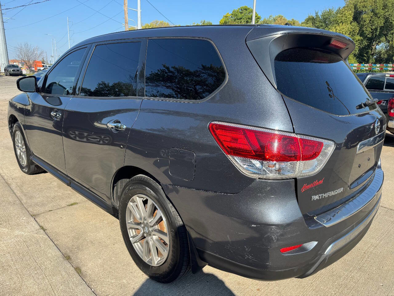 Used 2013 Nissan Pathfinder S image 5