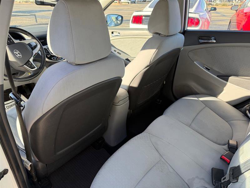 Used 2013 Hyundai Accent SE image 6