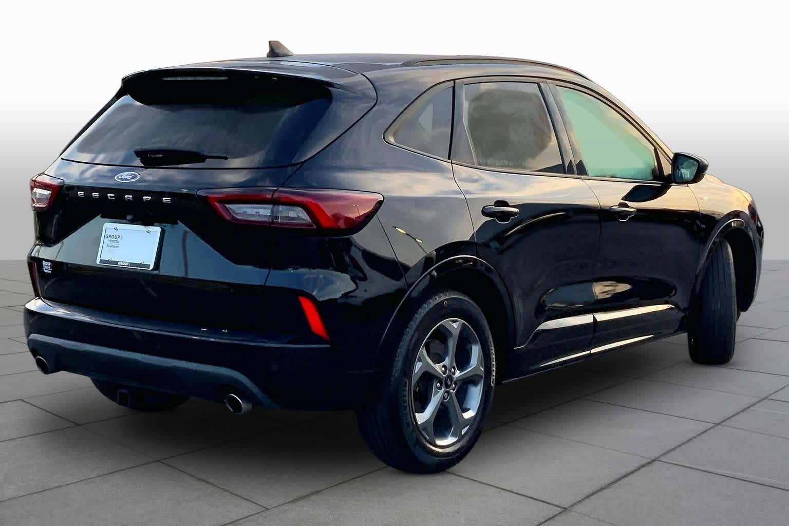 Used 2023 Ford Escape ST-Line w/ Tech Pack #1 FWD image 11