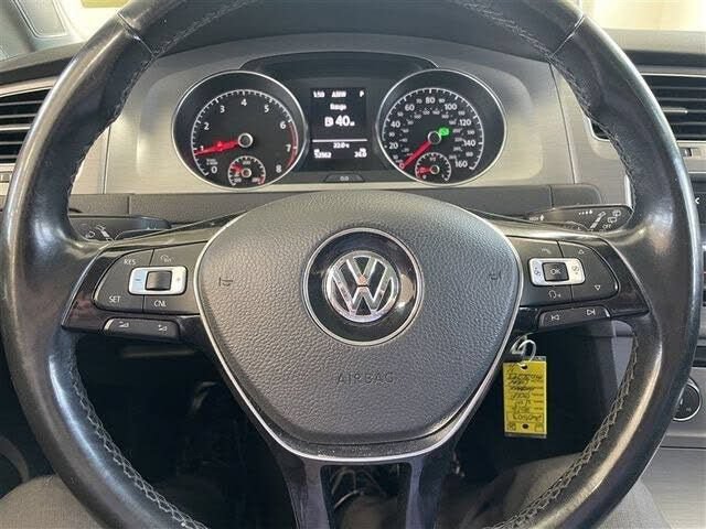 Used 2016 Volkswagen Golf S FWD image 16
