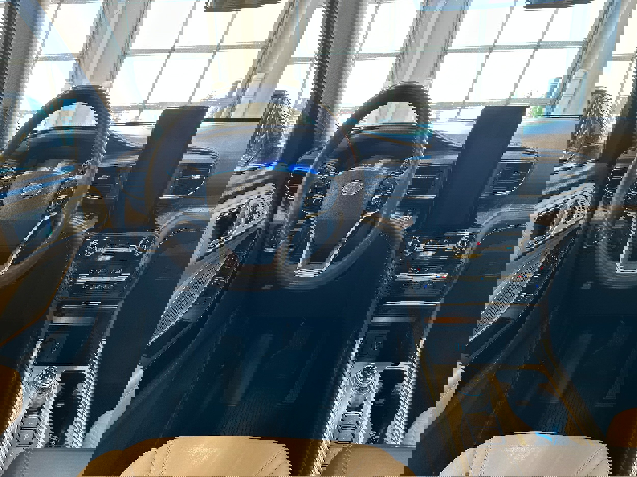 Used 2021 Ford Explorer Platinum w/ Equipment Group 601A image 18