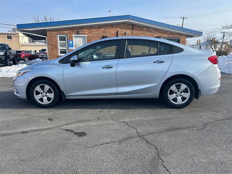 Used 2018 Chevrolet Cruze LS FWD image 6