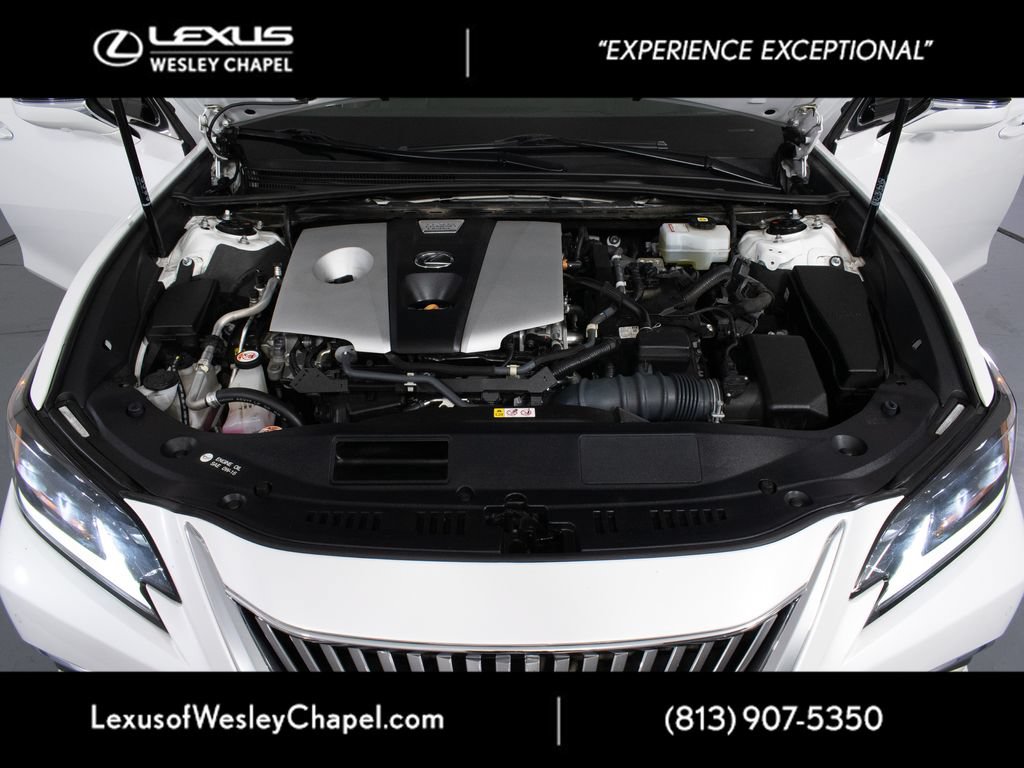Used 2021 Lexus ES 300h Ultra Luxury w/ Accessory Package 2 FWD image 16