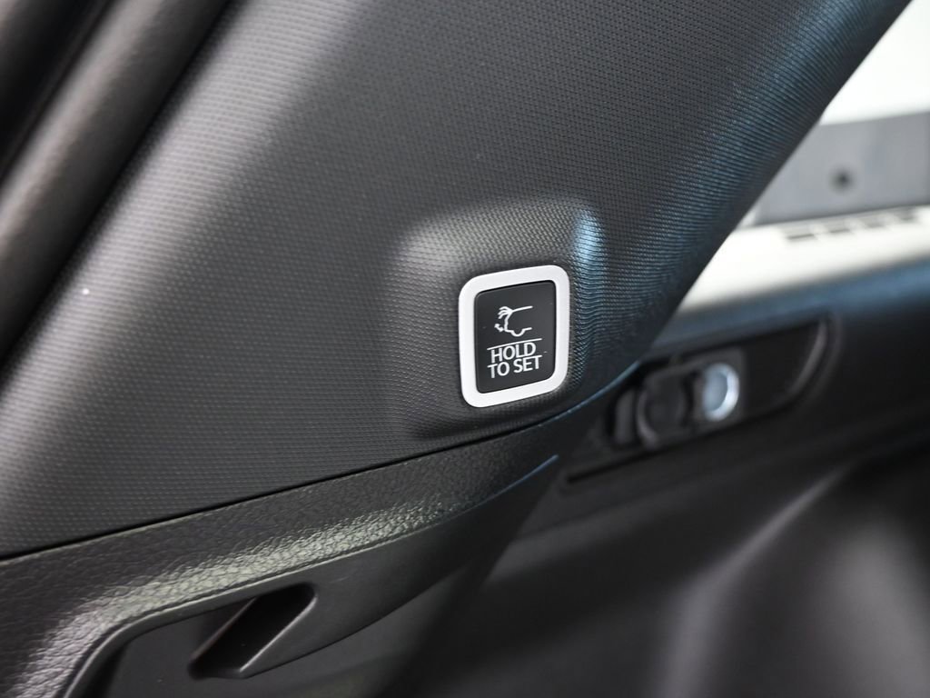 New 2025 Jeep Grand Cherokee Laredo image 35