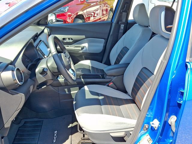 Used 2023 Nissan Kicks SR w/ SR Premium Package FWD image 9