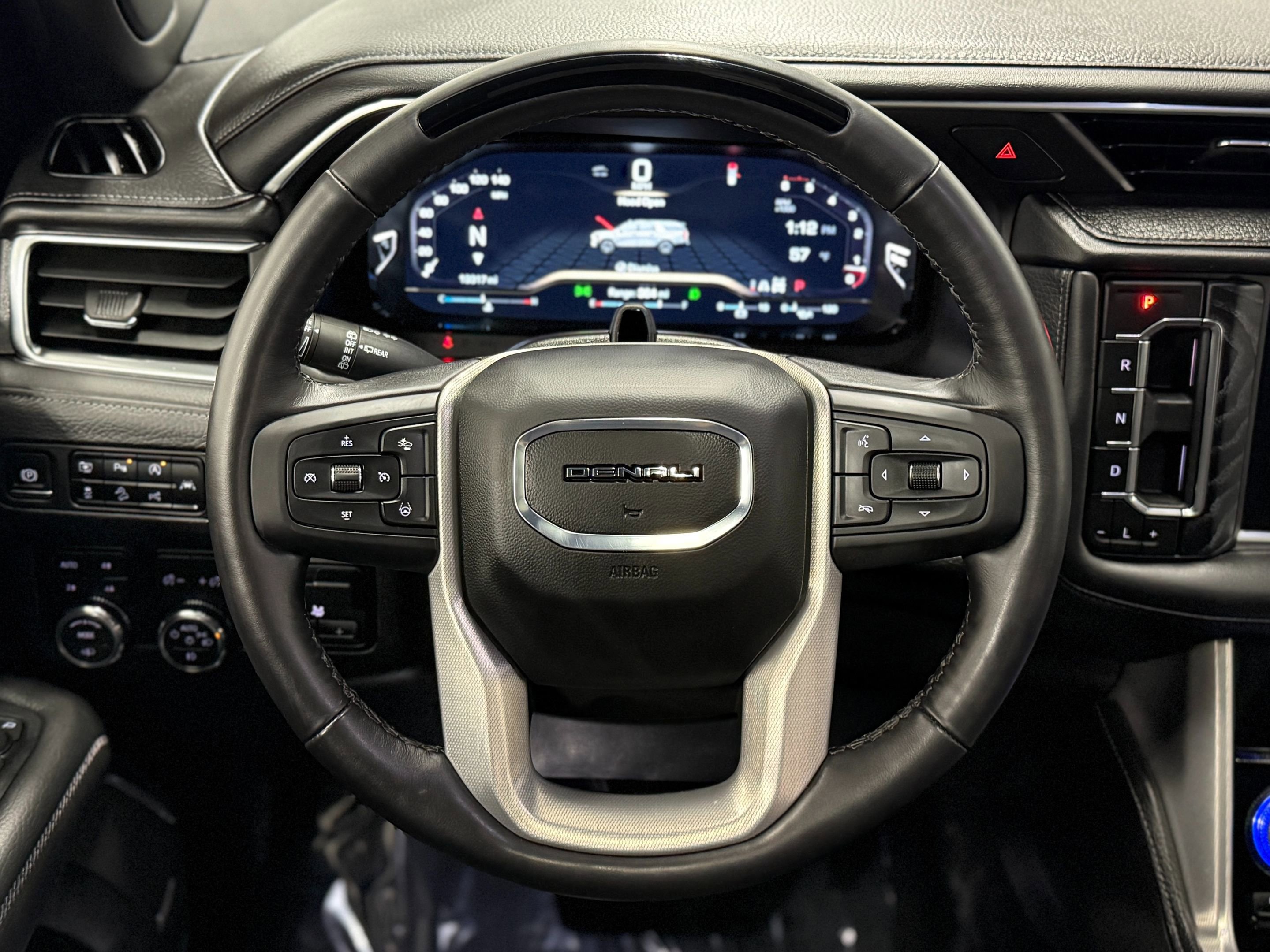 Used 2024 GMC Yukon Denali w/ Advanced Technology Package AWD/4WD image 25