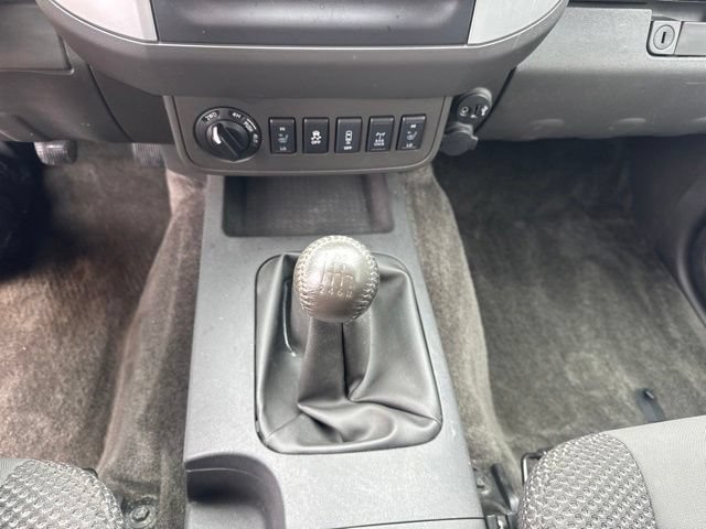Used 2017 Nissan Frontier PRO-4X AWD/4WD image 18