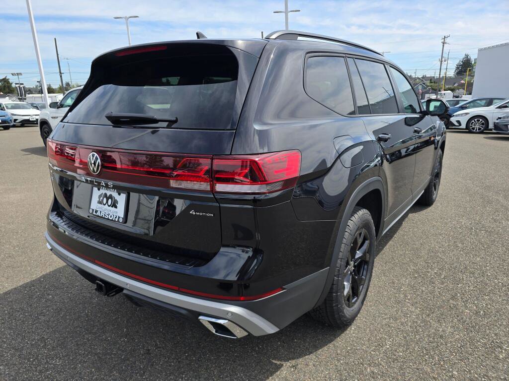 New 2026 Volkswagen Atlas Peak Edition AWD/4WD image 3