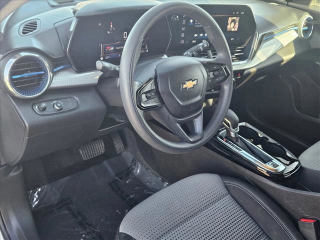 Used 2025 Chevrolet Trax LT image 10