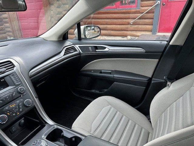 Used 2018 Ford Fusion S image 16