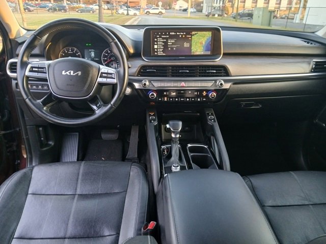 Used 2022 Kia Telluride EX w/ EX Premium Package image 3