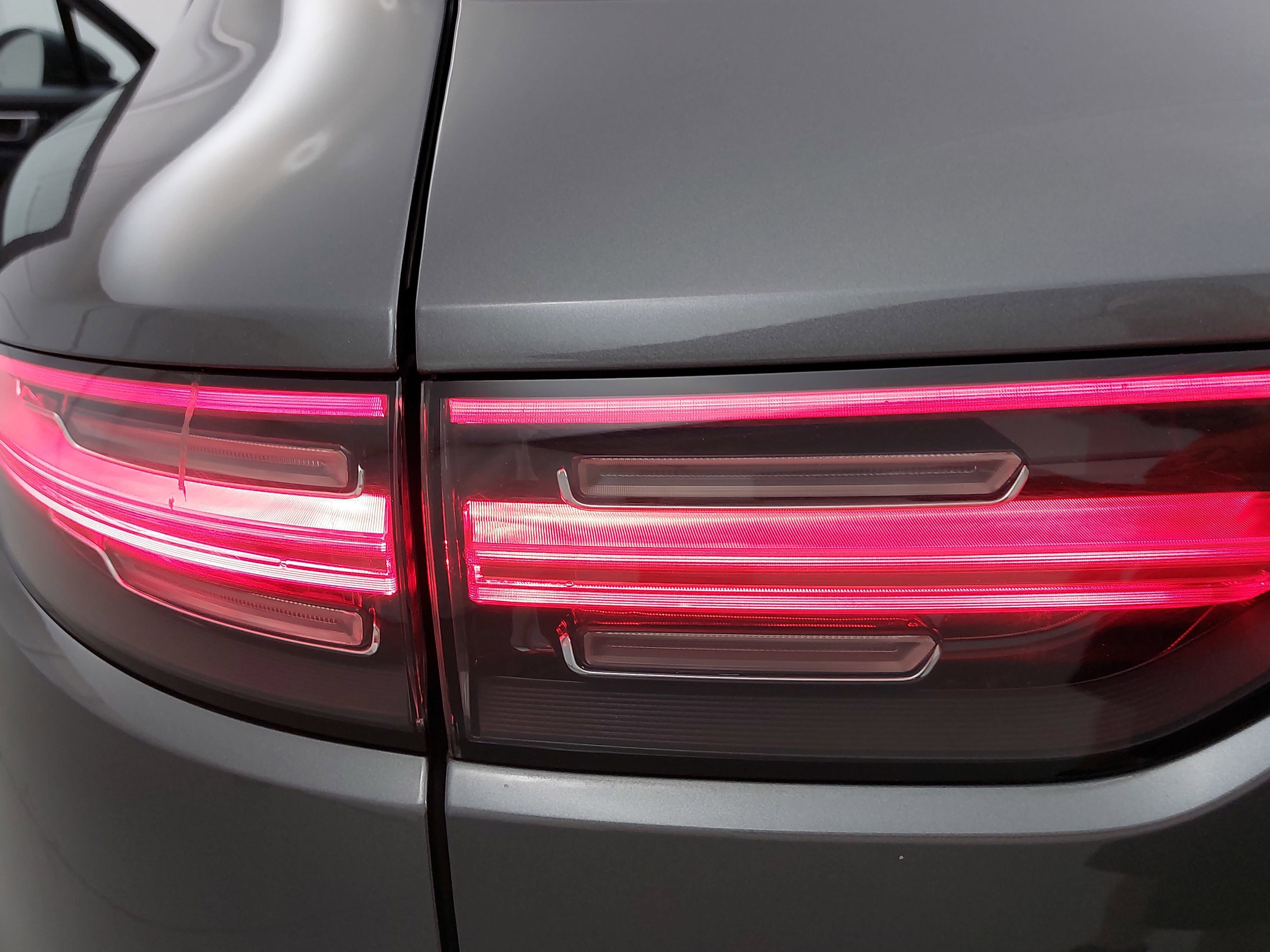 Certified 2019 Porsche Cayenne S AWD/4WD image 37