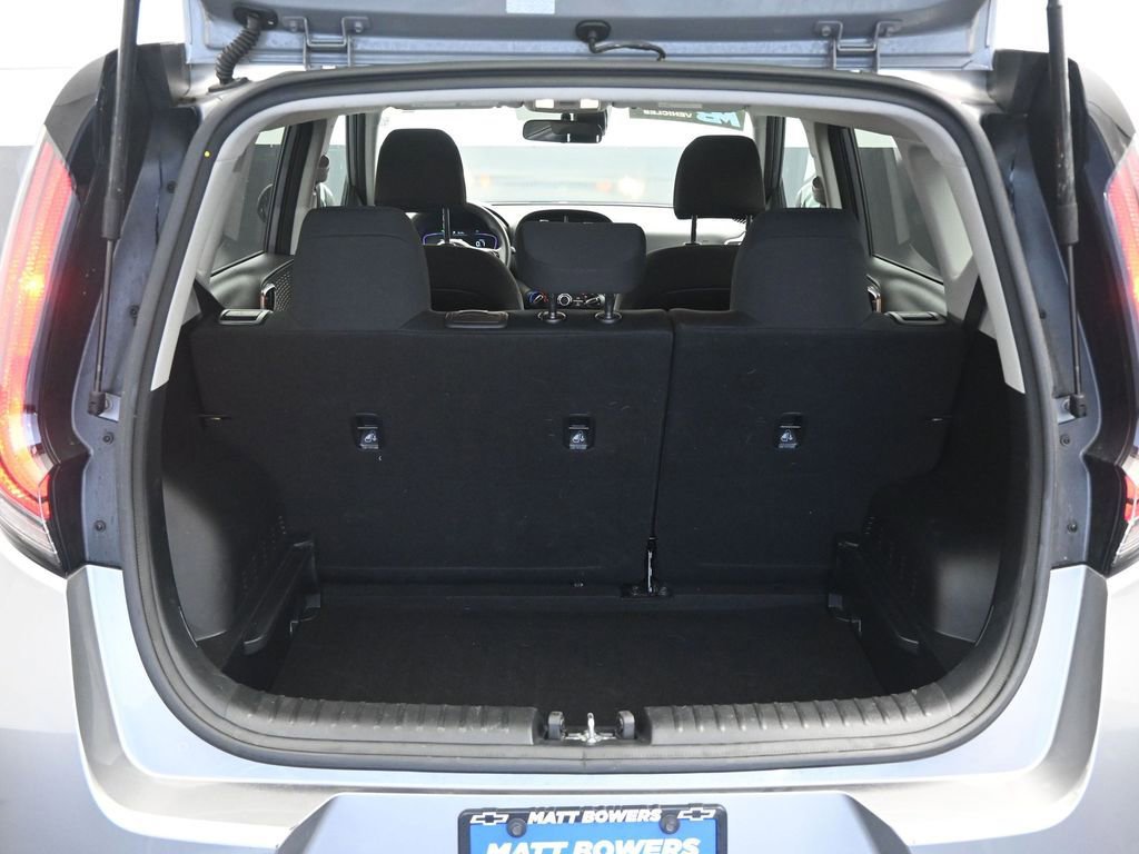 Used 2025 Kia Soul LX w/ LX Technology Package image 12