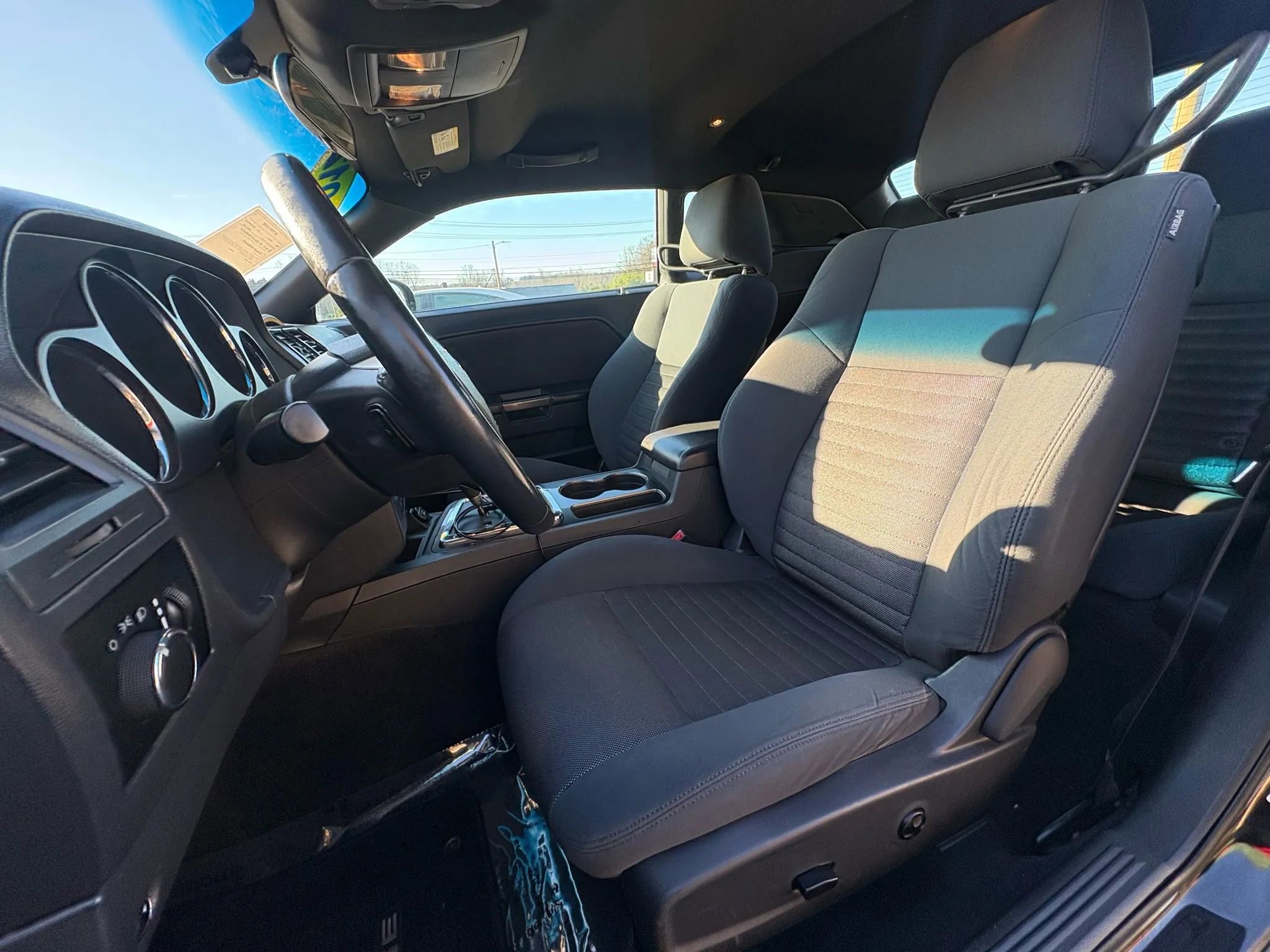 Used 2012 Dodge Challenger SXT image 17