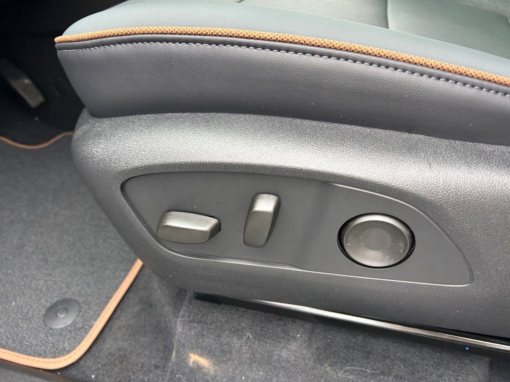 New 2026 GMC Acadia AT4 image 51