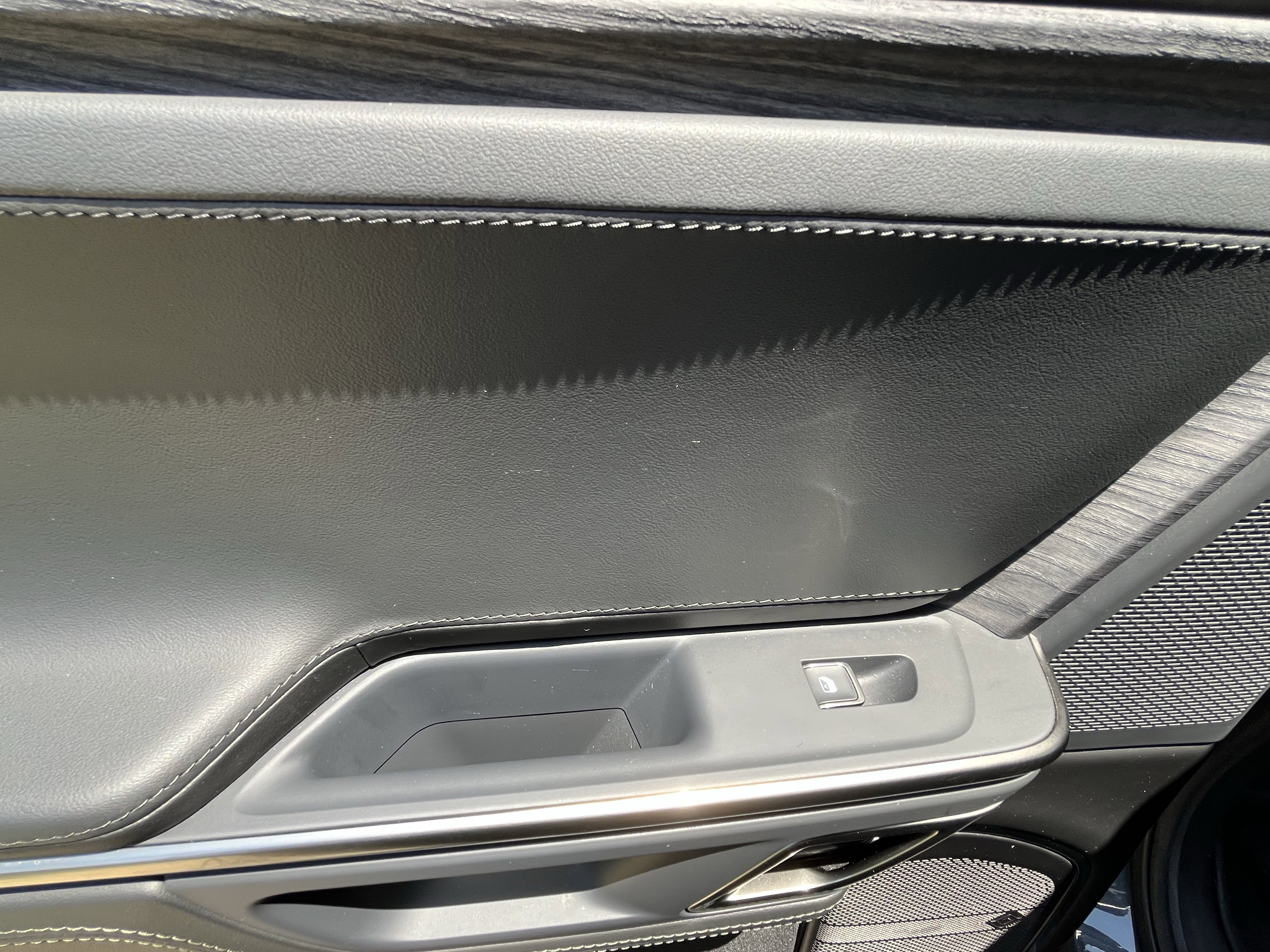 Used 2024 Rivian R1S Adventure AWD/4WD image 27