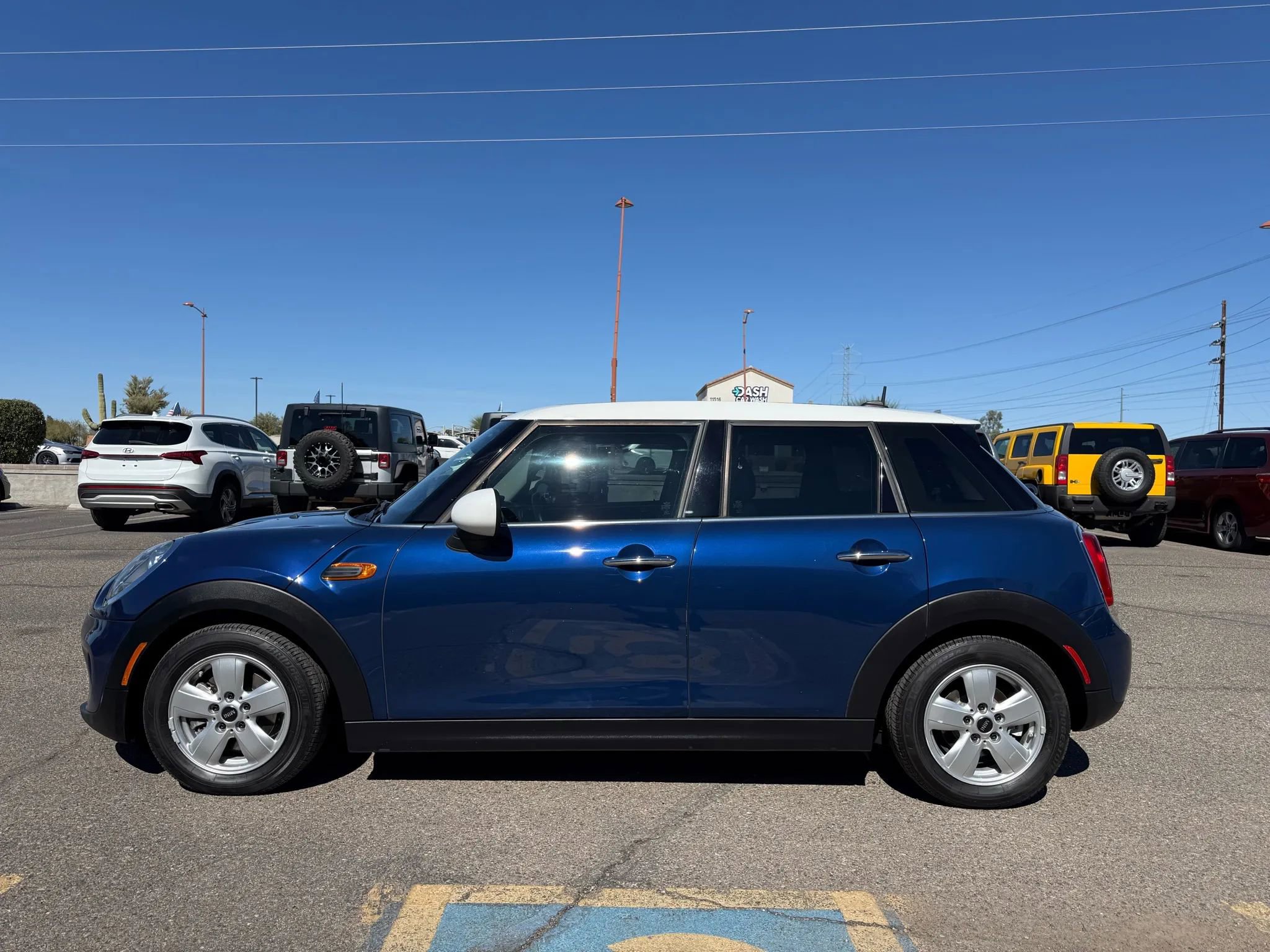 Used 2015 MINI Cooper 4-Door Hardtop image 6